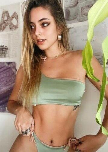 25P Ángeles Watters nackt