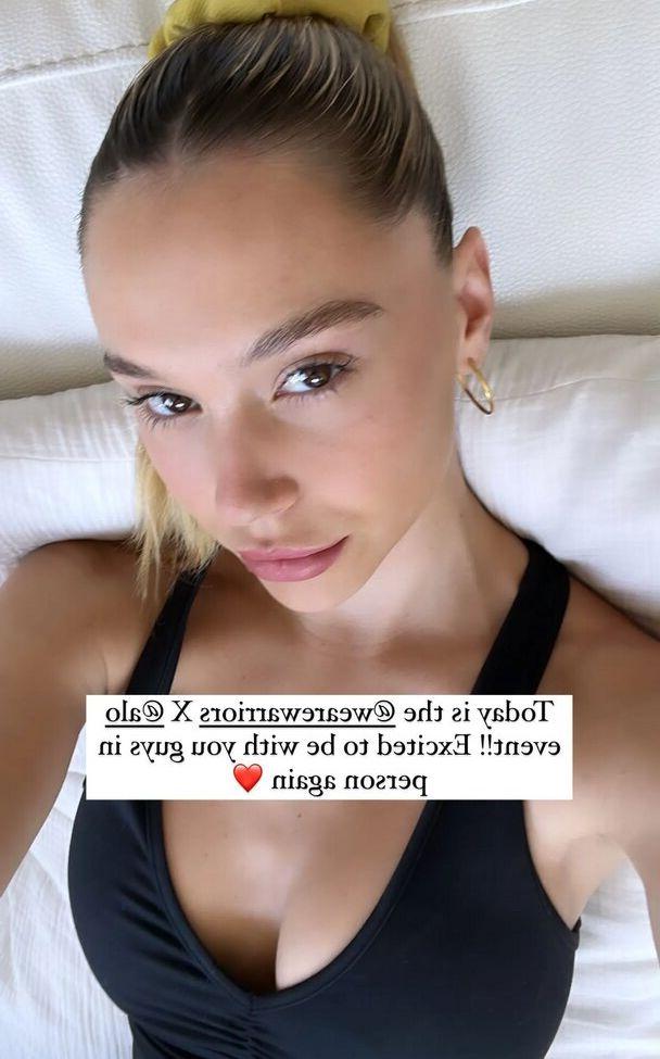 25P Alexis Ren nude