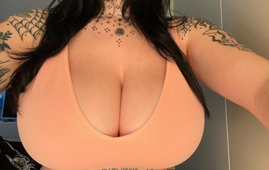 25P LydiaGhost nude