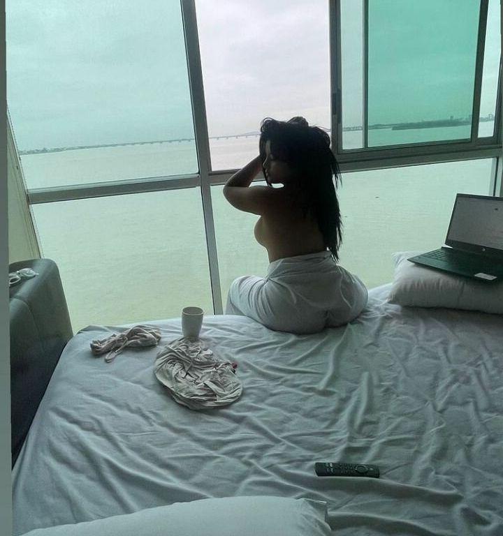 25P Alejandra Quiroz nude