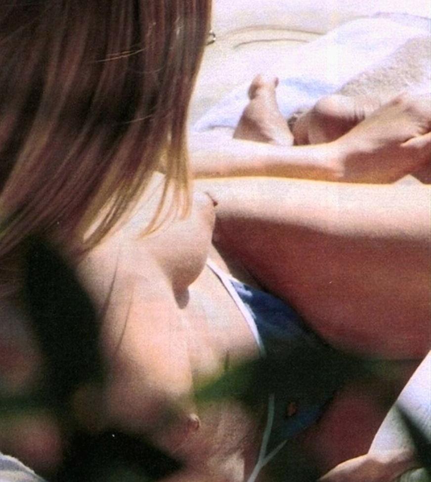 25P Jennifer Aniston nude