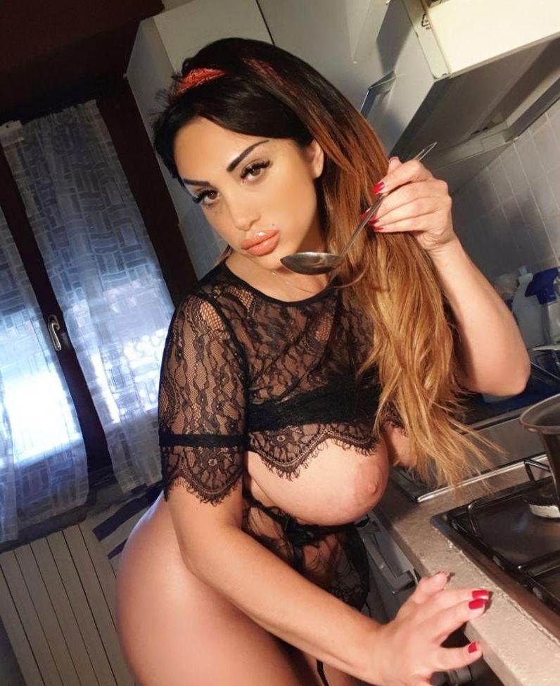 25P Marika Fruscio nude