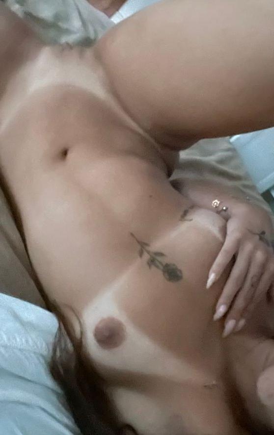 25P Amira Daher nude