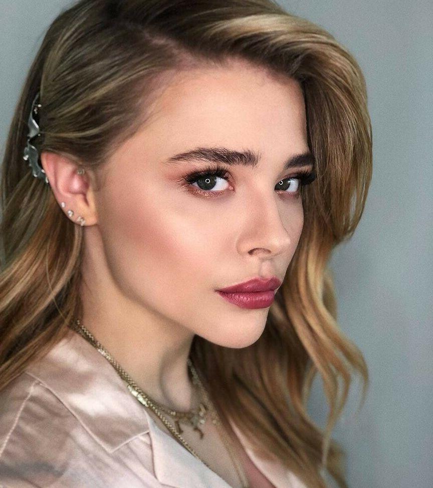 25P Chloe Grace Moretz nude
