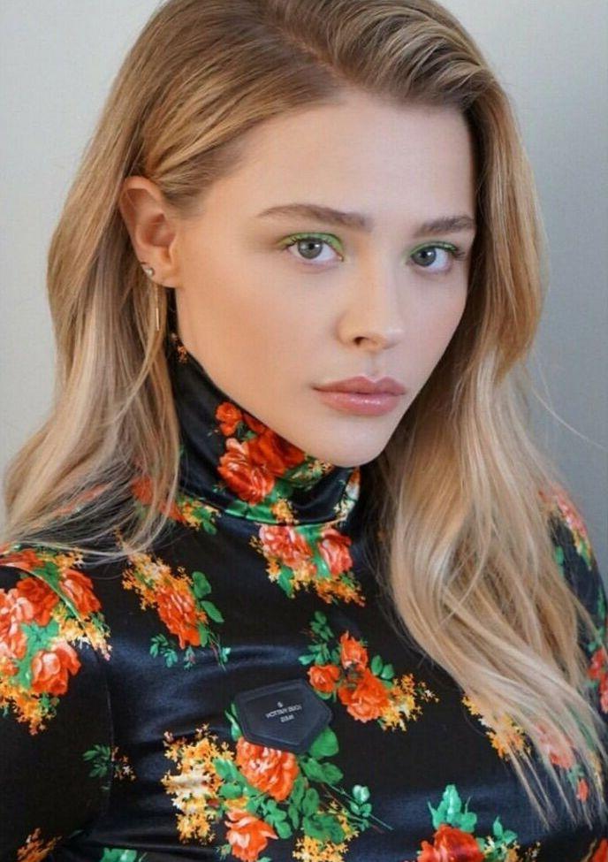 25P Chloe Grace Moretz nude