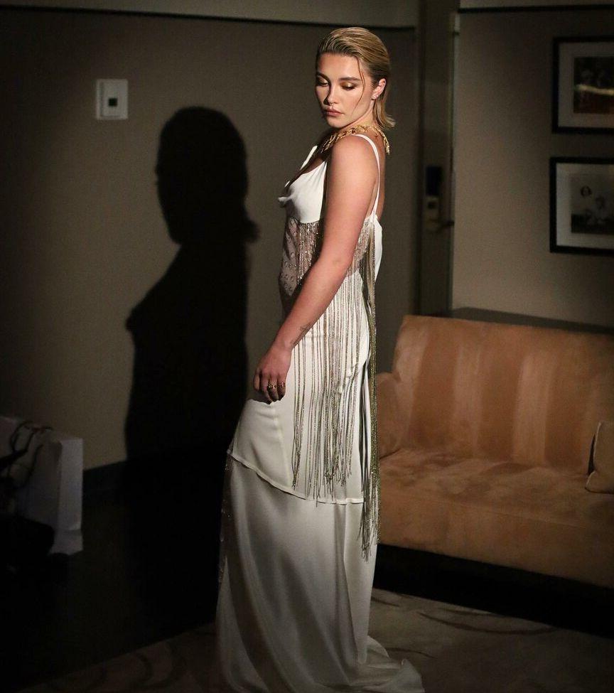 25P Florence Pugh nude