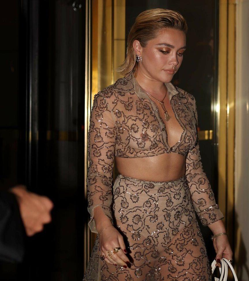 25P Florence Pugh nude