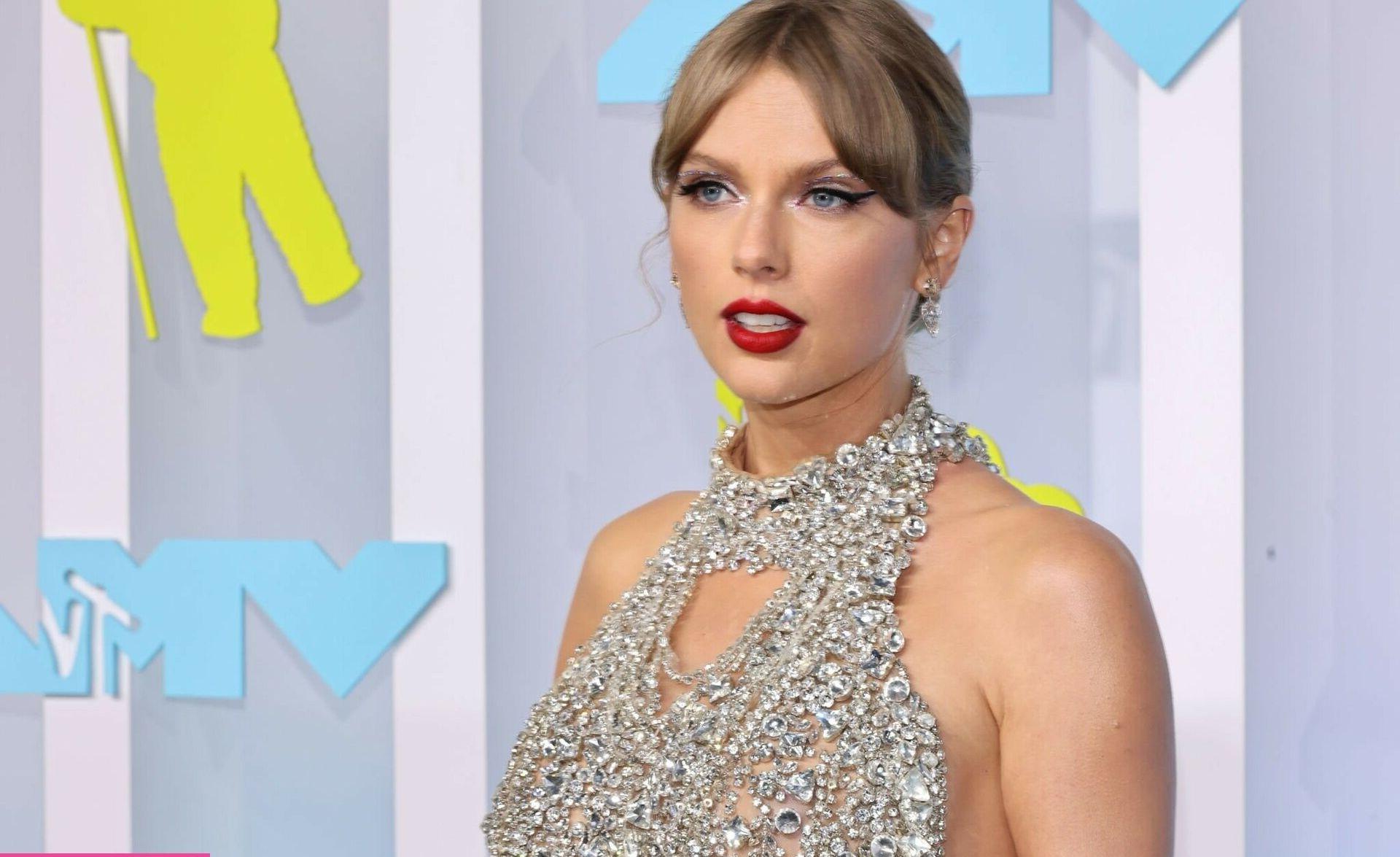 25P Taylor Swift nude