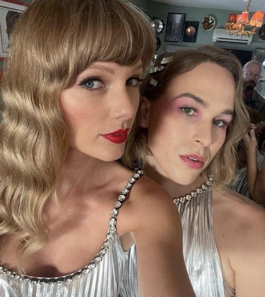 25P Taylor Swift nude