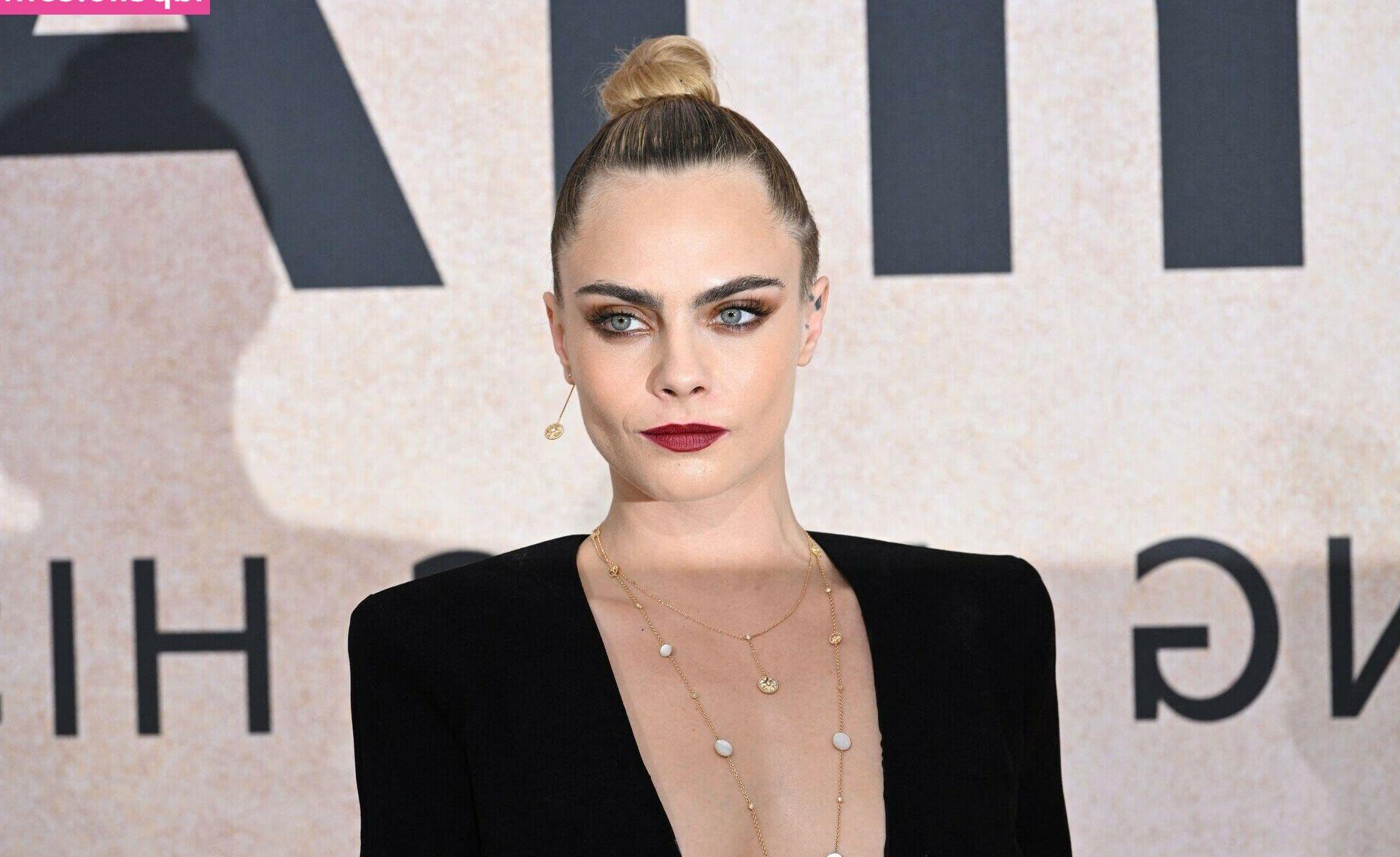 25P Cara Delevingne nude