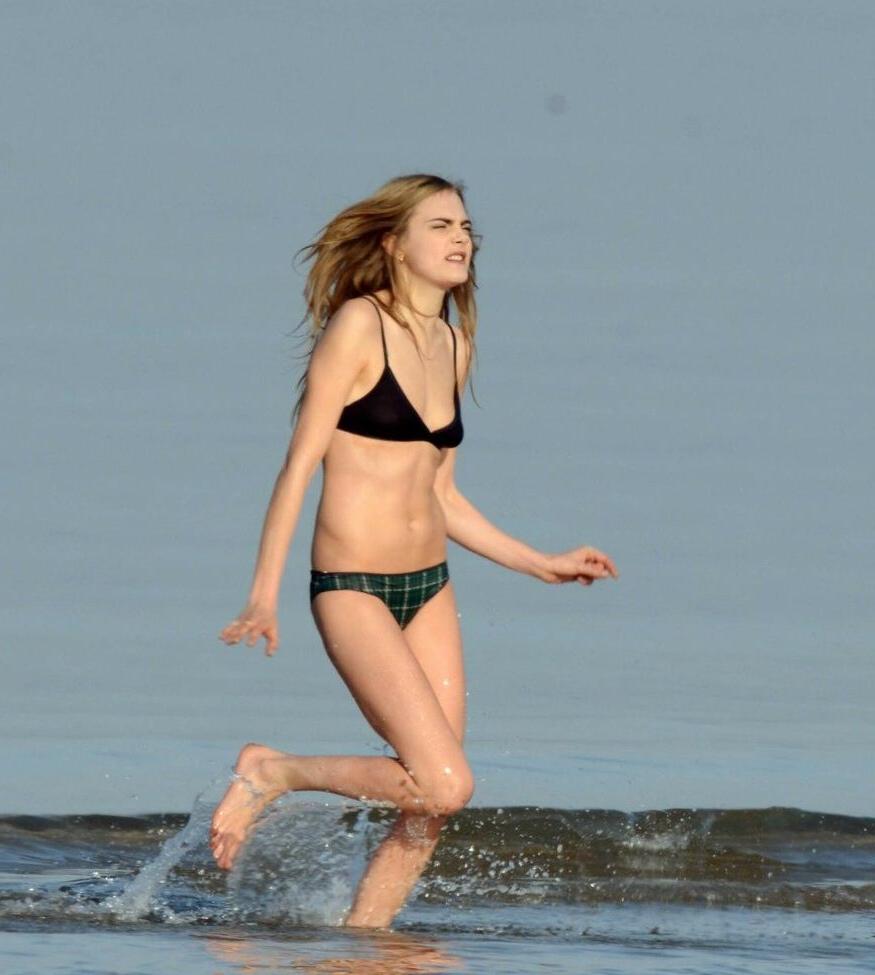 25P Cara Delevingne nude