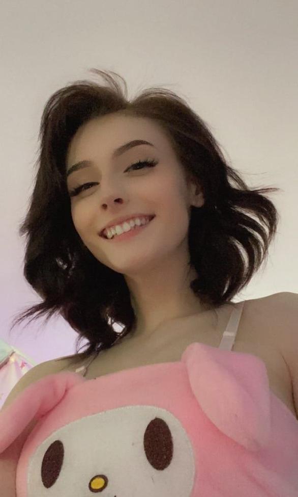 25P Soggyalien22 nude