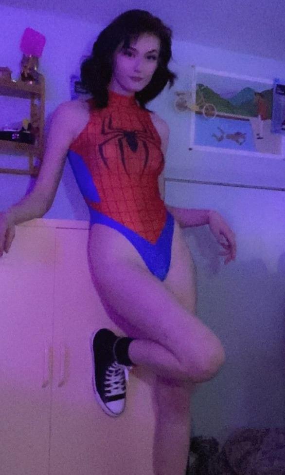 25P Soggyalien22 nude