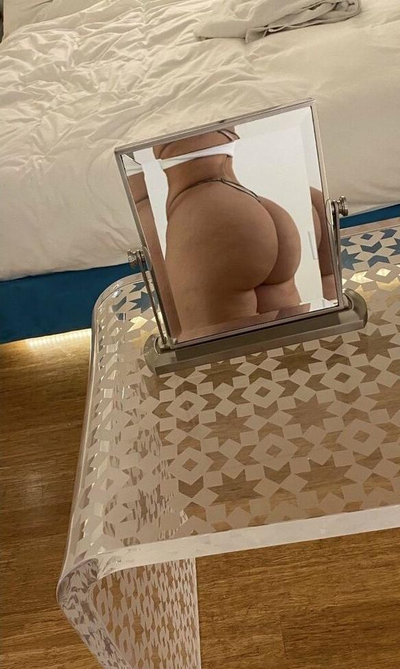 25P Lauren Pisciotta nude