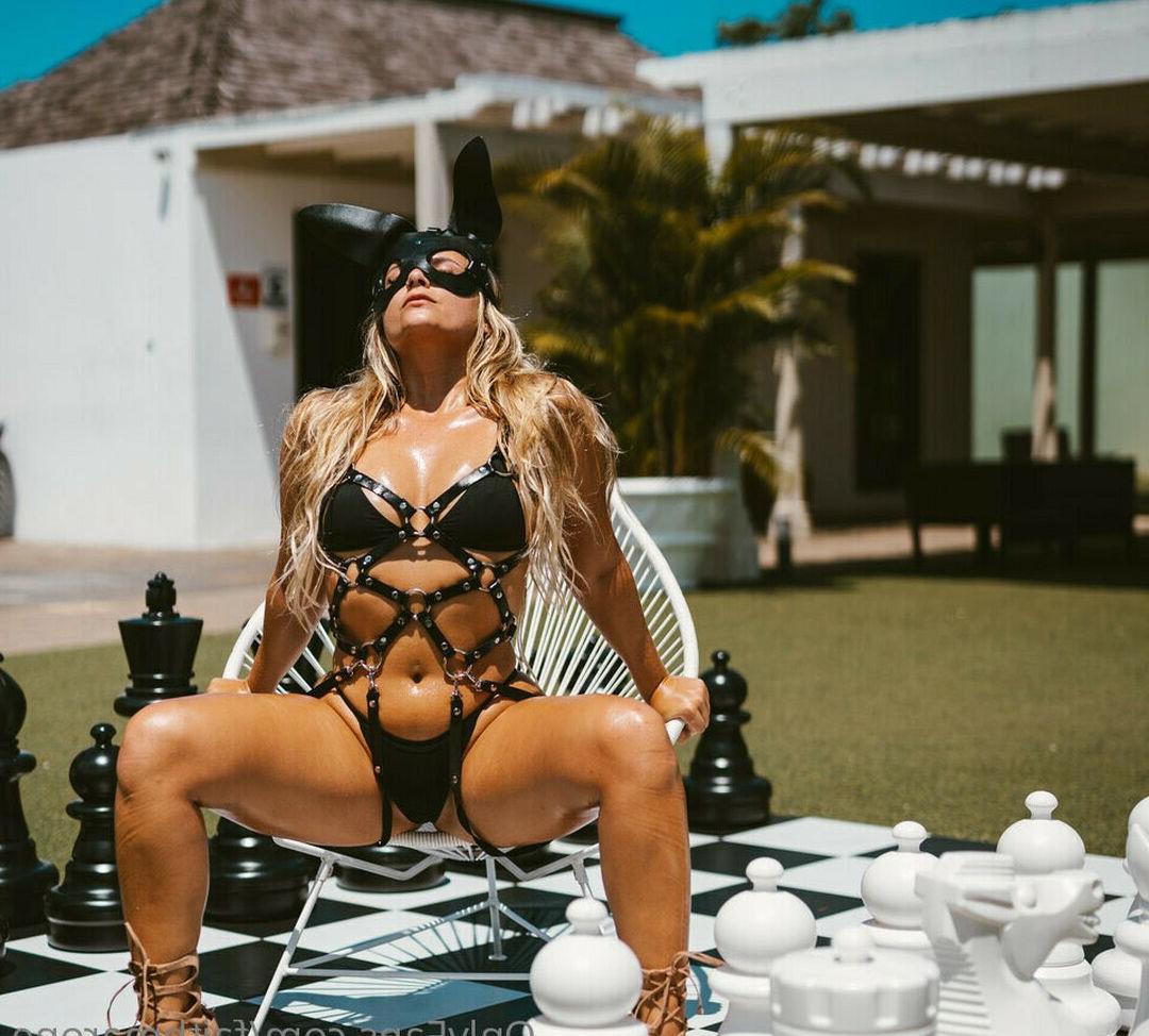25P Faith Marone nude