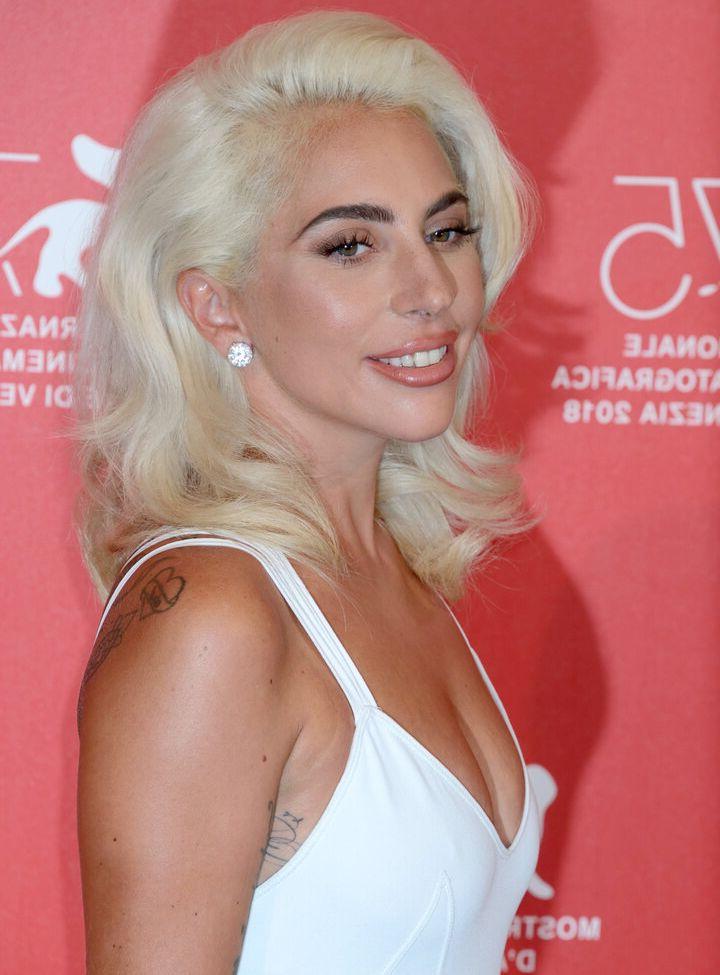 25P Lady Gaga nude