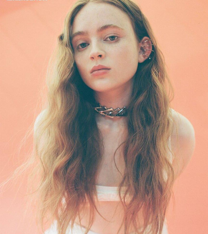 25P Sadie Sink nude
