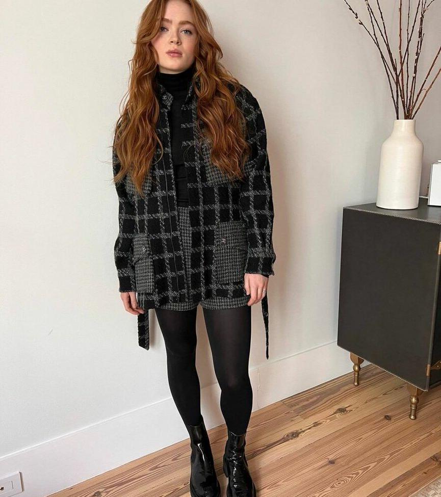 25P Sadie Sink nude