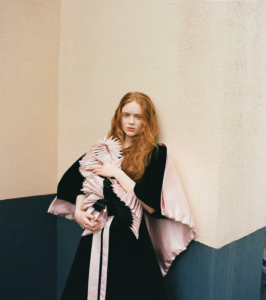 25P Sadie Sink nude