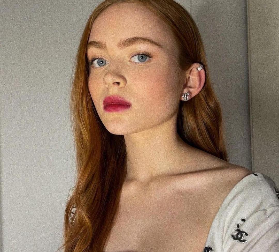 25P Sadie Sink nude