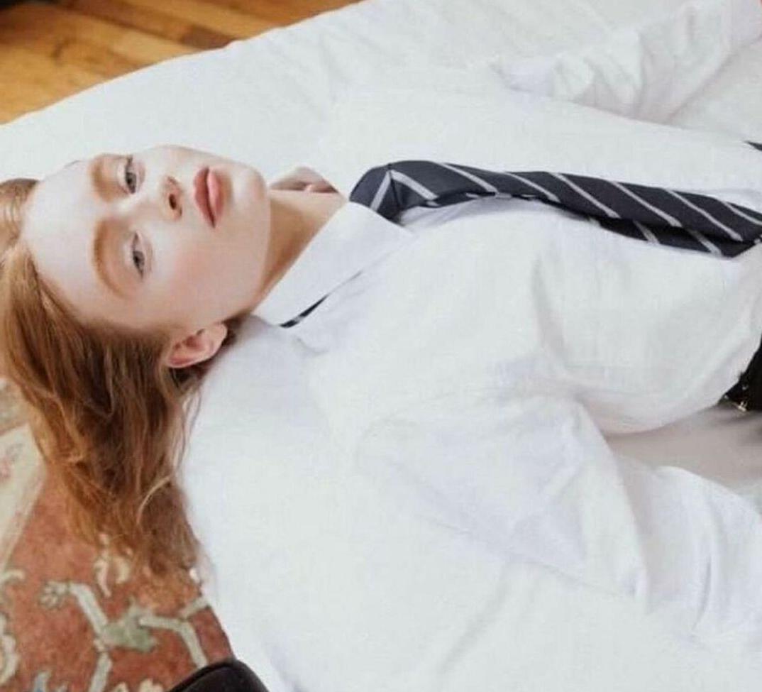 25P Sadie Sink nude