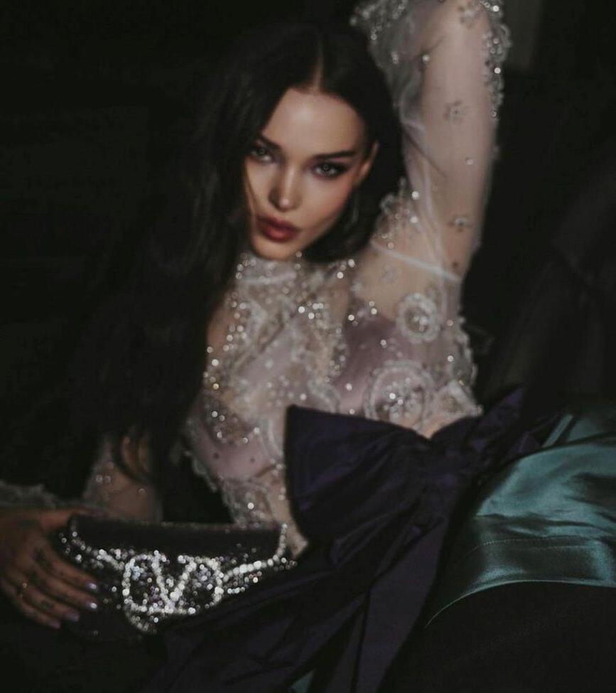25P Dove Cameron nude