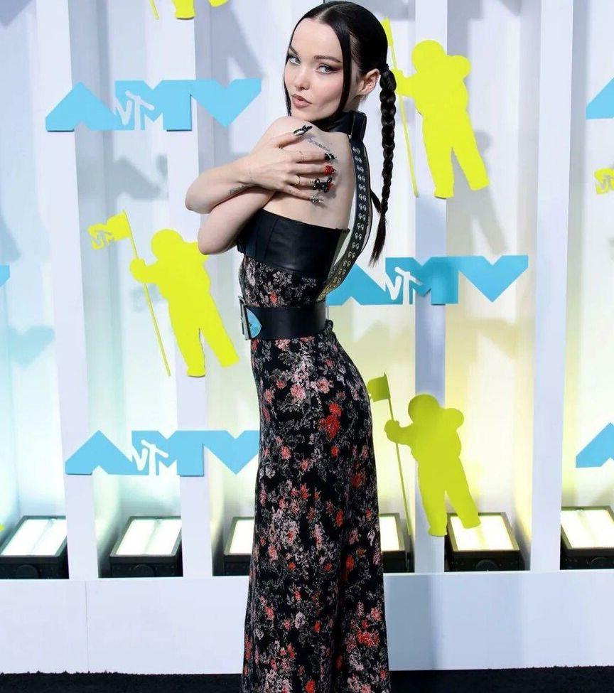 25P Dove Cameron nude