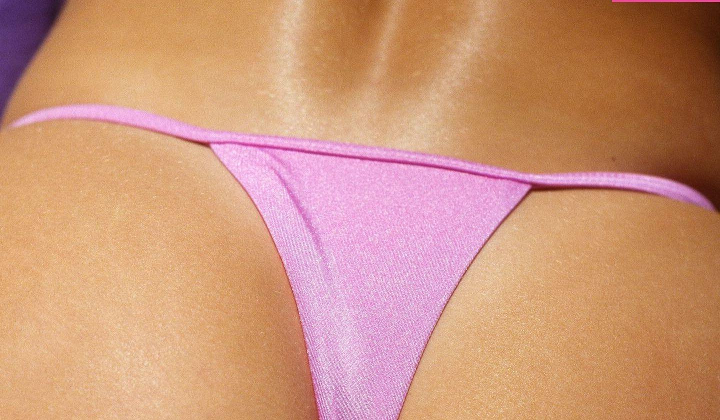 25P Heloise Hut nude