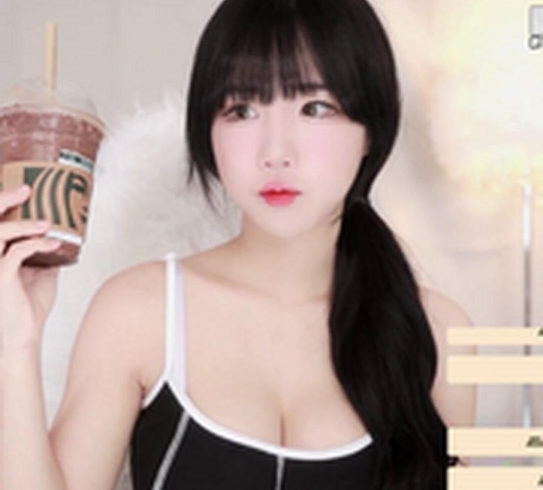 25P Addielyn nude