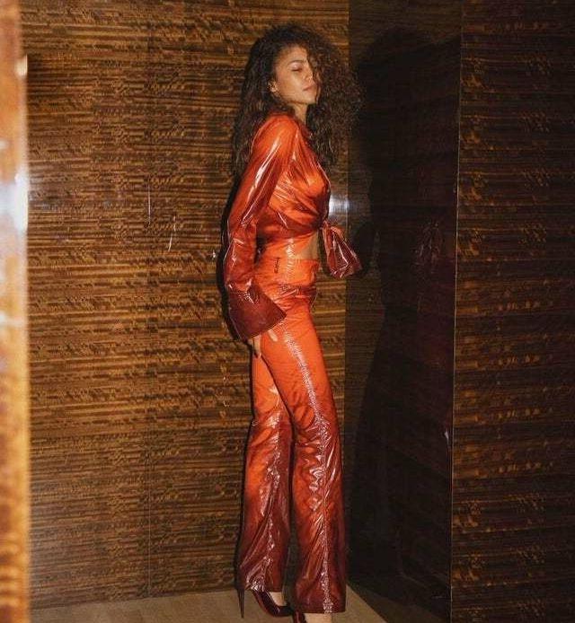 25P Zendaya nude