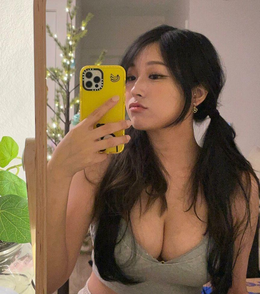 25P Hyoon nude
