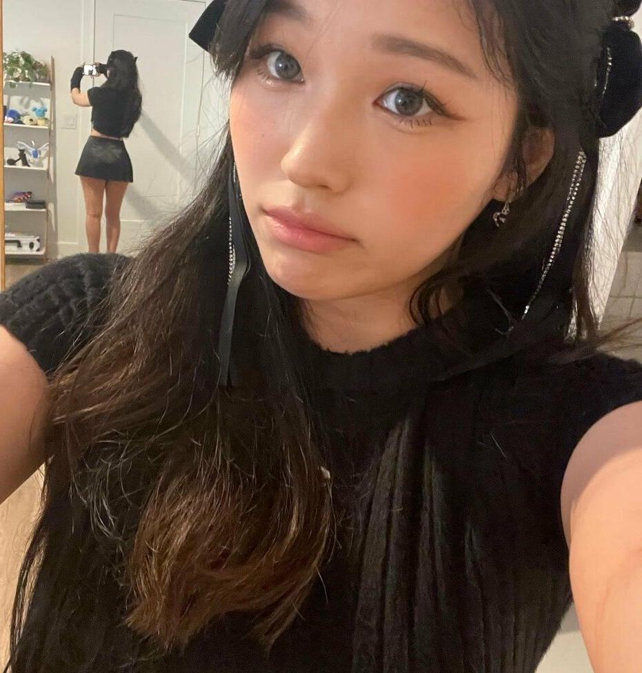 25P Hyoon nude