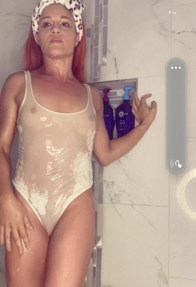25P Felice Herrig nude