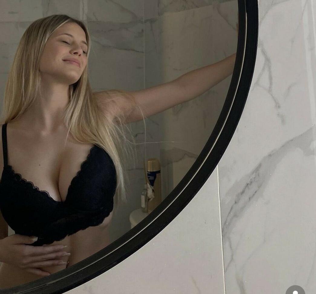 25P Sol Aguilera nude