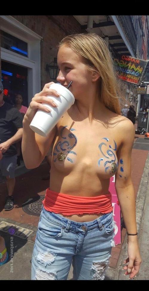 25P Emma Brooks nude