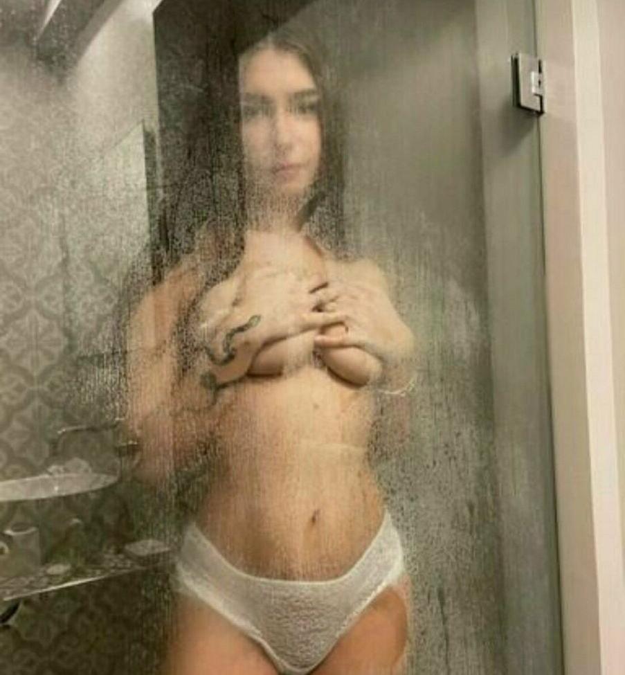 11P Eli.esposito nude