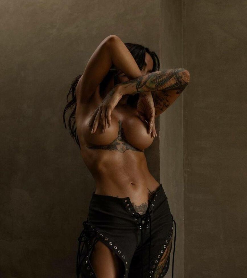 25P Angelica Anderson nude