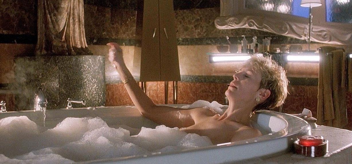 25P Jamie Lee Curtis nude