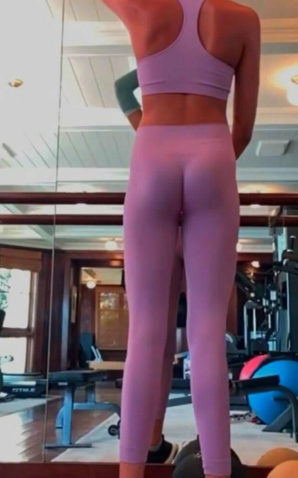 25P Kaia Gerber nude