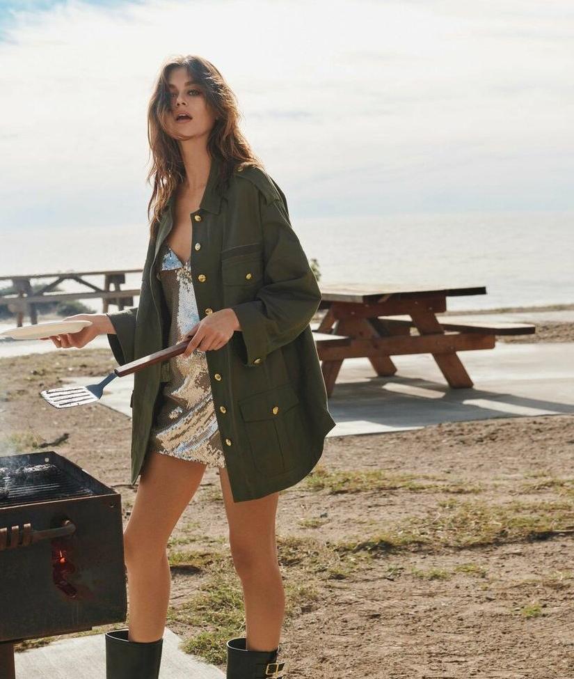 25P Kaia Gerber nude