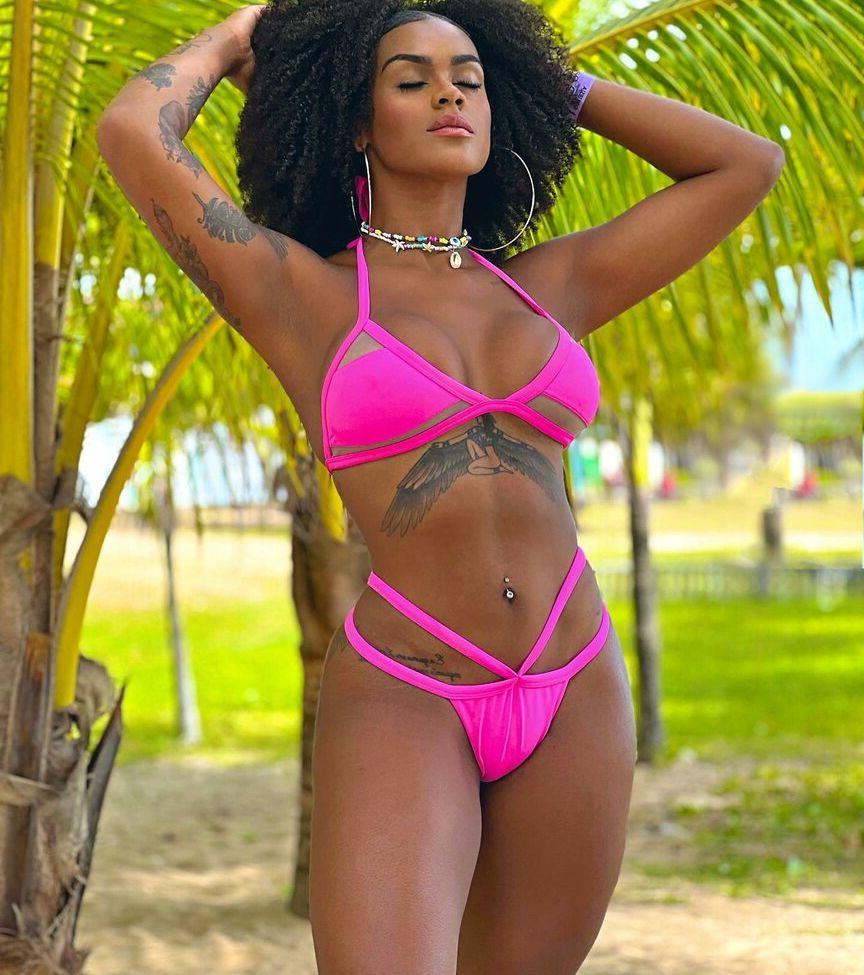 25P Lais Oliveira nude