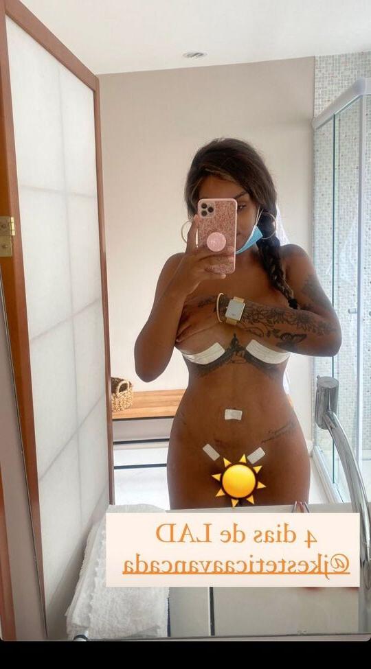 25P Lais Oliveira nude