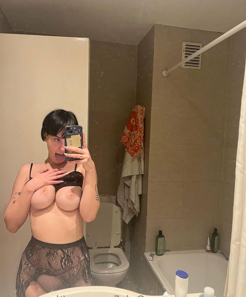 25P Thesiouxsie nude