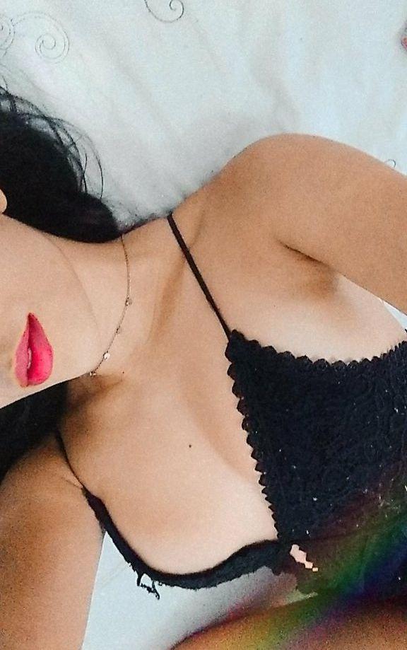 8P Raiane nude