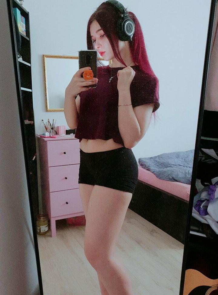 25P Yuli nude