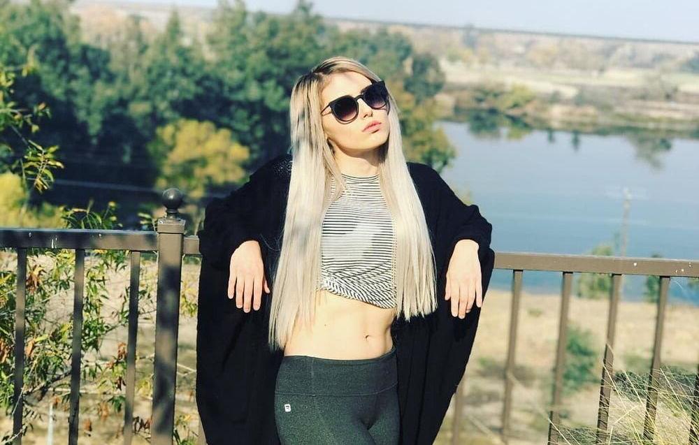22P Nicki Taylor nude