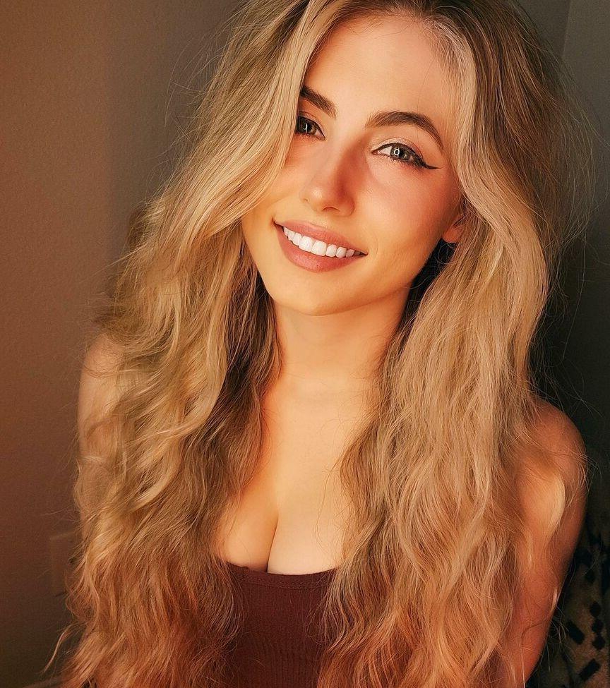 22P Nicki Taylor nude