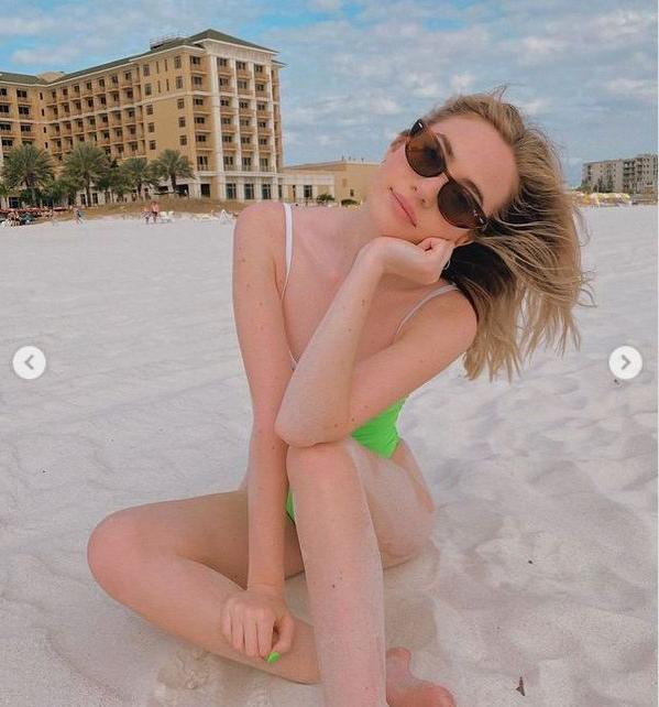 25P Kennedy Walsh nude