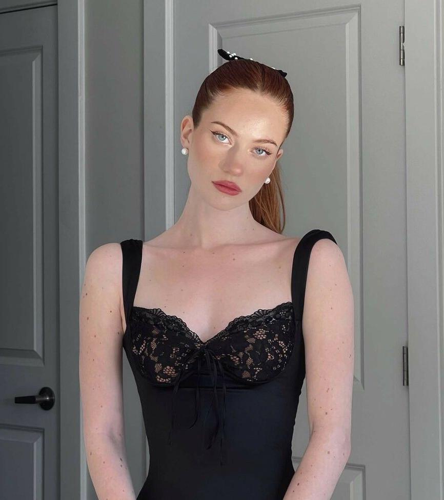 25P Kennedy Walsh nude