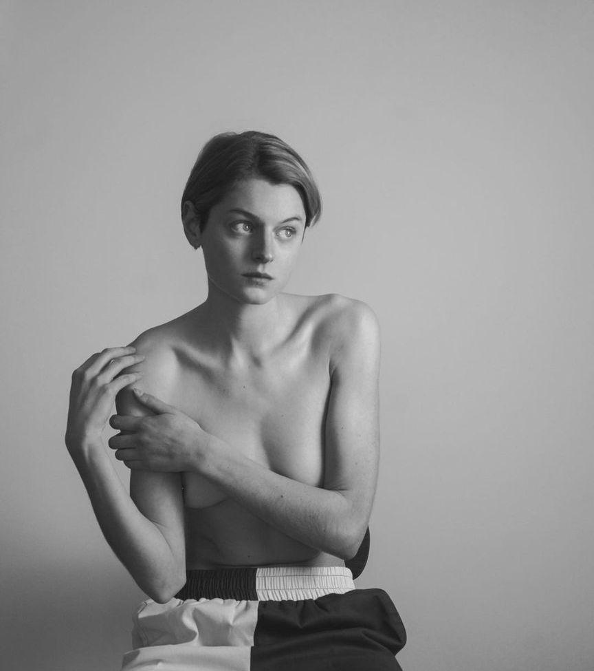 25P Emma Corrin nude